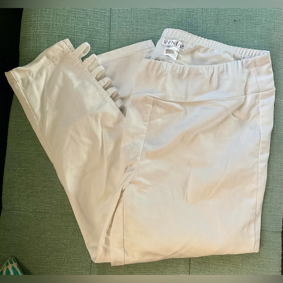 Capris - Picture 2 of 6